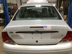 170-01840b Trunk/hatch/tailgate Sedan Fits 00-04 Focus 337161