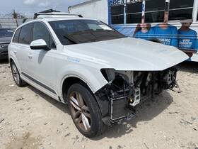 587034 Audi Used Deck Lid Fits 2017 Q7 Spoiler Rear View Camera Grade A