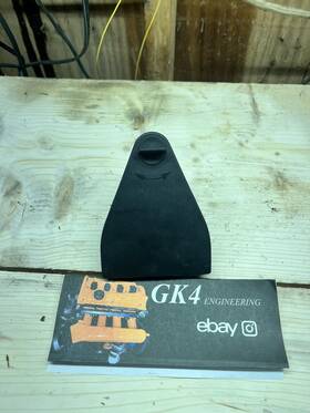8e5860285 Audi 02-08 B6 B7 A4 Safety Warning Triangle Mount Bracket Holder Clip