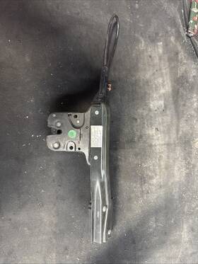 8n0827505d Audi 2000-2006 Tt Quattro 1.8l Rear Hatch Latch 8n0827505d Audi 2000-2006 Tt Quattro 1.8l Rear Hatch Latch