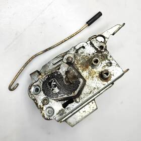 51211839271 Bmw E24 Up To 5/1982 Coupe Catch Front Left Drivers With Lock Rod 51211839271 Bmw E24 Up To 5/1982 Coupe Catch Front Left Drivers With Lock Rod