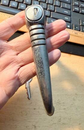 T-19670 Buick Pontiac Olds Cadillac 1937 1938 40 Rear Trunk Deck Lid Locking Handle Rod Rat 30s 40s T-19670 Buick Pontiac Olds Cadillac 1937 1938 40 Rear Trunk Deck Lid Locking Handle Rod Rat 30s 40s