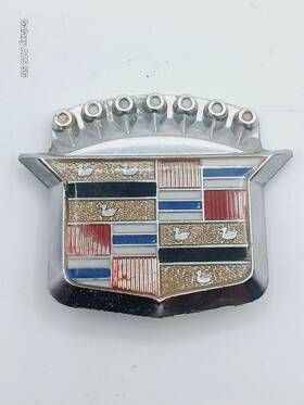 20005683 Cadillac Vintage 70s Crest Gm Part Trunk Lid Cover Door Flipper Emblem