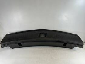 23395866 Cadillac 2017 2018 2019 2020 Xt5 Trunk Door Liftgate Sill Oem 17 18
