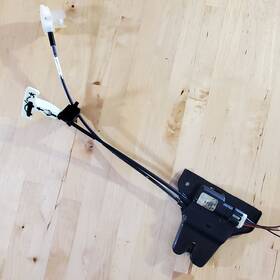 5726746 Cadillac 2000-2005 Seville Deville Rear Trunk Latch Actuator Oem