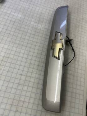 15194171 Chevrolet 2007-2013 Tahoe Suburban Trunk Tailgate Liftgate License Plate With Light Oem64b