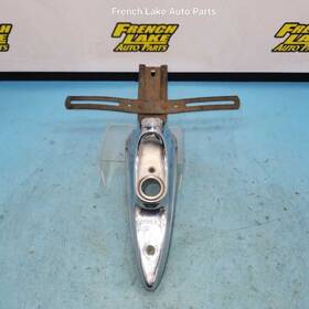 175.gm1s42 Chevrolet License Plate Light Bracket With Lamp 606365 Fits 1942-1948 1252136 175.gm1s42 Chevrolet License Plate Light Bracket With Lamp 606365 Fits 1942-1948 1252136