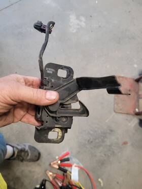22787054 Chevrolet 19420625 2012 2013 2014 2015 13 12 14 15 Chevy Volt Hood Latch Release