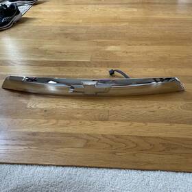 22869810 Chevrolet Genuine Oem 2010-2015 Chevy Equinox Tailgate Liftgate Chrome Applique Molding