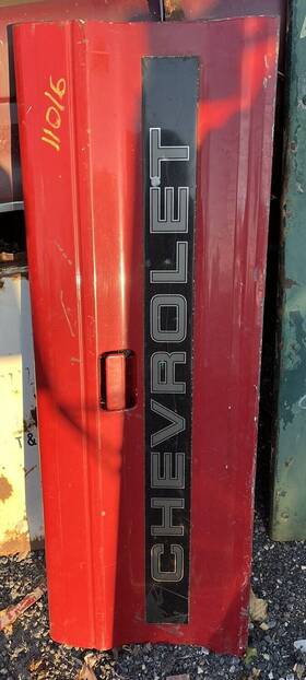 170-01571 Chevrolet Truck Tailgate Tail Gate 82-93 S10/s15/sonoma Pickup Red Chevy Gmc