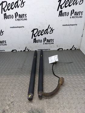 172.gm8s15 Chevrolet Truck 15-20 Tahoe Suburban Yukon Pair Of Rear Lid Gate Electric Shock Struts 1183599 172.gm8s15 Chevrolet Truck 15-20 Tahoe Suburban Yukon Pair Of Rear Lid Gate Electric Shock Struts 1183599