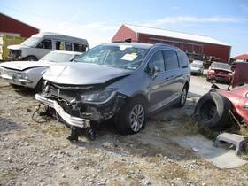 172.ch1f19 Chrysler Pacifica 2019 Hatchback Strut 1609842