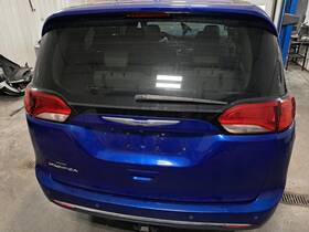 640686 Chrysler Used Deck Lid Fits 2018 Pacifica Camera Power Liftgate Light Tint Glas