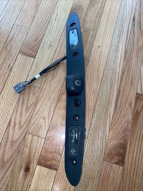 68230085ac Chrysler Oem 2015 - 2017 200 Rear Trunk Molding Lid With Camera 68230085ac Chrysler Oem 2015 - 2017 200 Rear Trunk Molding Lid With Camera