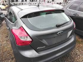 486750 Ford Used Deck Lid Fits 2012 Focus Htbk Spoiler With Rear View Camera Grade A
