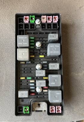 6r3t-14k001-da Ford 2005-2006 Oem Mustang Under Hood Engine Fuse Box And Relays 6r3t-14k001-da Ford 2005-2006 Oem Mustang Under Hood Engine Fuse Box And Relays