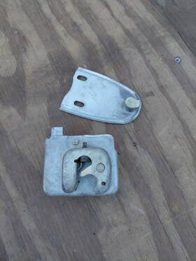 C0db-6443252-b Ford 1963 Galaxie Trunk Deck Lid Latch Catch Striker Plate Release C0db-6443252-b Ford 1963 Galaxie Trunk Deck Lid Latch Catch Striker Plate Release