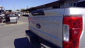 170-02071c Ford Truck Trunk/hatch/tailgate With Tailgate Step Fits 17-19 F250sd Pickup 2342428