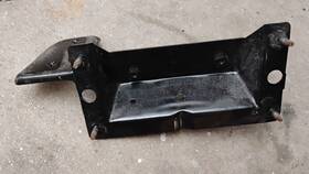 General Motors 1040-3704 97-04 Corvette C5 Targa Trunk Hatch Latch Release Actuator Mounting Bracket Rh