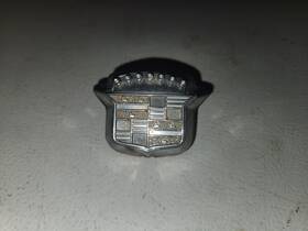 9833483 Gm Cadillac 1971-1976 Trunk Lid Crest Flip Key Lock Cover No.9833483
