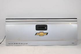 23418939 Gm Trucks 234189 2014-2019 Chevy Silverado 1500 Decklid Tailgate White Ext Oem 23418939 Gm Trucks 234189 2014-2019 Chevy Silverado 1500 Decklid Tailgate White Ext Oem