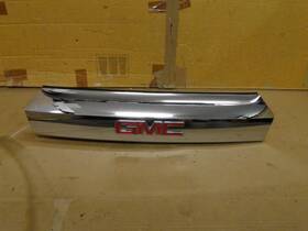 23333994 Gmc 20942264 2010 - 2017 Terrain Oem Tailgate Chrome Trim Trunk Molding And Camera 23333994 Gmc 20942264 2010 - 2017 Terrain Oem Tailgate Chrome Trim Trunk Molding And Camera