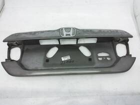 74890-s9v-a20zj Honda Pilot 2007-2008 Exl Rear License Garnish - Aberdeen Green Sun Damage