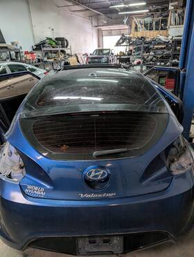 737002v011 Hyundai 12-17 Veloster Rear Trunk Decklid Lift Gate With View Camera