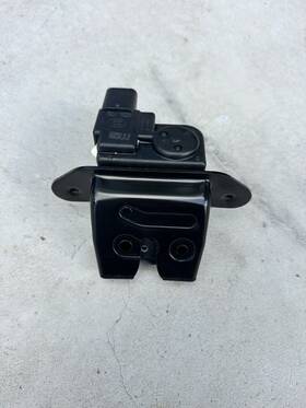 81230g6010 Hyundai Rear Trunk Lock Actuator Latch Release Venue 2020-2023 Oem