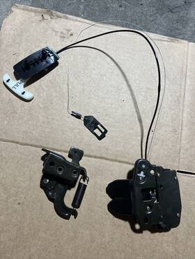 640.in1m08 Infiniti 2005 06 G35 Sedan Trunk Lock Latch Actuator Assembly Oem Used