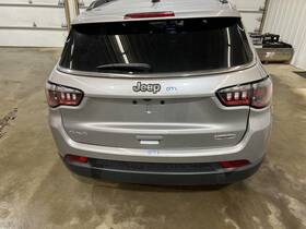 55112803aa Jeep 17-24 Compass Rear Decklid Lift Gate Billet Silver Metallic Psc Glass Broke 55112803aa Jeep 17-24 Compass Rear Decklid Lift Gate Billet Silver Metallic Psc Glass Broke