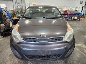 Kia 737001w230 Used Deck Lid Fits 2012 Rio Htbk Without Rear View Camera Keyless Entry Gra