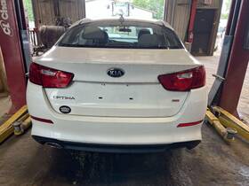 924032t520 Kia 14-15 Optima 2.4l Rear Trunk Decklid Lift Gate Snow White Paint Swp