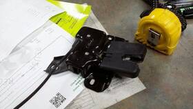 640.fd2l05 Lincoln Linc-ls 2005 Lid Motor Pull Down 171587