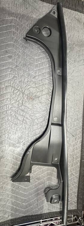 670242397 Masarati Mc20 Front Trunk Plastic Trim Piece