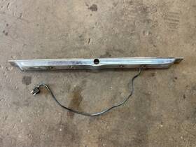 1076982480 Mercedes-benz 72-89 R107 Oem Rear Chrome Trim Tag Lights C32