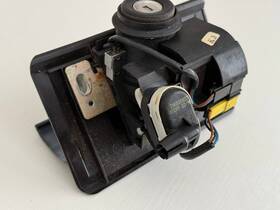 2088000375 Mercedes-benz 2088201010 W202 W208 C230 E320 Clk430 Rear Trunk Lid Lock Oem