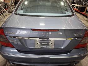 Mercedes-benz 2117500075 2007-2009 E550 Rear Trunk Deck Lid Oem Sedan Platinum Blue 353