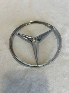 A1107580058 Mercedes-benz Mb W110 Rear Trunk Lid Star A1107580058 Mercedes-benz Mb W110 Rear Trunk Lid Star