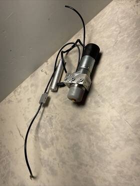 A1648002348 Mercedes-benz 2009 Gl450 W164 Tailgate Trunk Hydraulic Lift Pump Motor