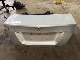 A2047500075 Mercedes-benz 08-14 C-class W204 Sedan Rear Trunk Lid Gray Oem