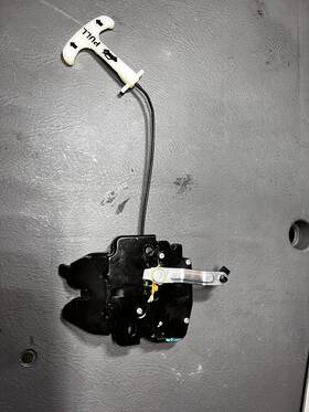 84630-3an0a Nissan 2012 - 2019 Versa Sedan Oem Trunk Latch Lid And Hardware Bolts