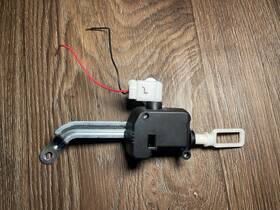 84680-et000 Nissan 2007-2012 Sentra Trunk Lock Latch Actuator Genuine Oem