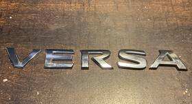 90892-3ba0a Nissan 2016 Inch Versa Note Deck Lid Emblem Logo Nameplate Oem Used 90892-3ba0a Nissan 2016 Inch Versa Note Deck Lid Emblem Logo Nameplate Oem Used