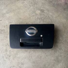90606-7s200 Oem 2004-2015 Nissan Titan Trunk Tailgate Lid Opener Handle W Emblem And Panel