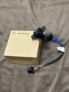 99240-aa210qqh Oem 2021-2023 Hyundai Elantra Rear Trunk Deck Lid View Back Up Camera 99240-aa210qqh Oem 2021-2023 Hyundai Elantra Rear Trunk Deck Lid View Back Up Camera