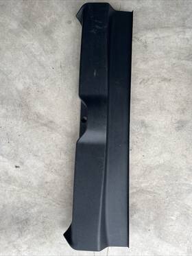 D33trmaa Oem 2011 - 2014 Dodge Charger Rear Trunk Lid Scuff Plate Lower Cover