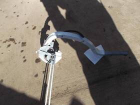 174.gm3h99 Oldsmobile Trunk Lid Hinge And Tension Rods Fits 99 Cutlass 101278