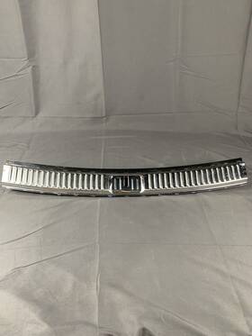 7p0863459e Porsche 7p0 863 459 2011-2018 Cayenne Hatch Trunk Latch Trim Panel Oem