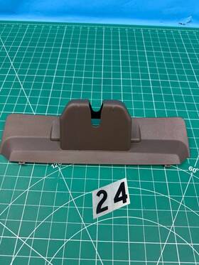 7p5827520c Porsche 7p5827520 2010-17 Cayenne Rear Trunk Lock Latch Cover Trim Oem